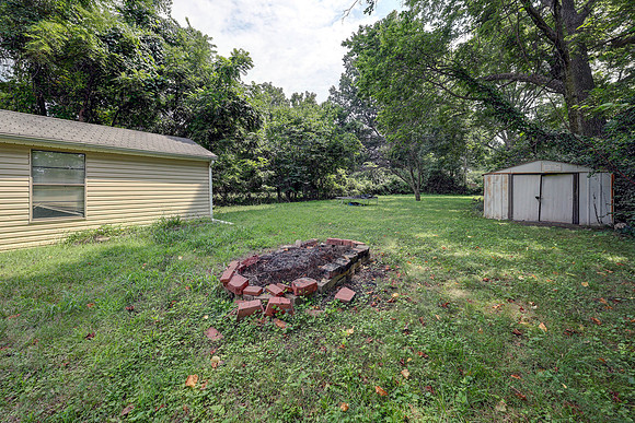 8143 Ditzler Ave 007