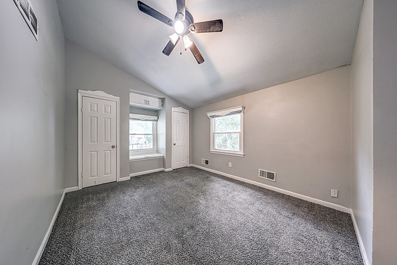8143 Ditzler Ave 012