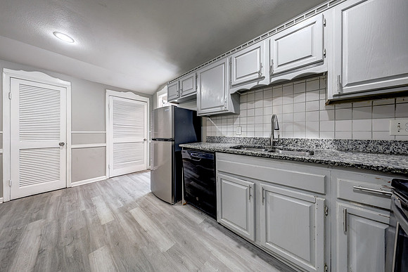 8143 Ditzler Ave 020
