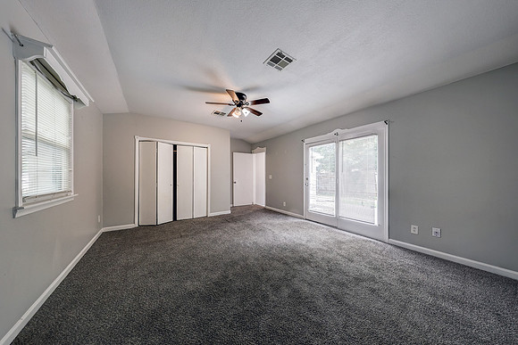 8143 Ditzler Ave 023