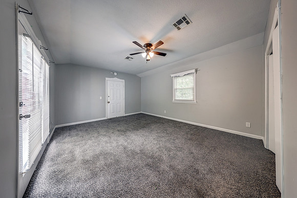 8143 Ditzler Ave 022