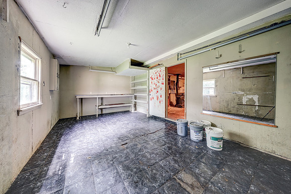 8143 Ditzler Ave 025