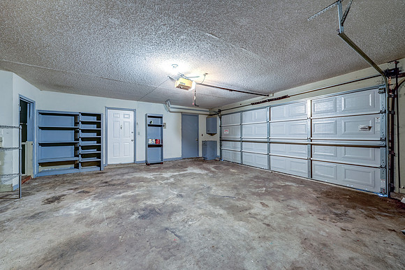 8143 Ditzler Ave 026