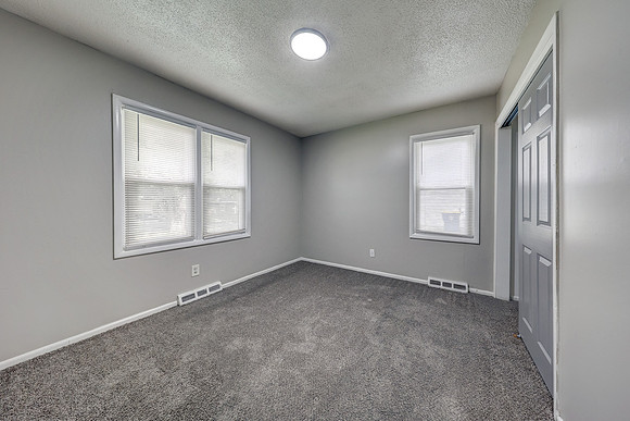 11303 Donnelly Ave 013