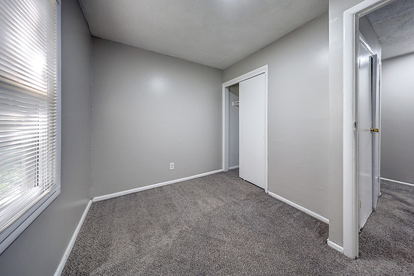11303 Donnelly Ave 016