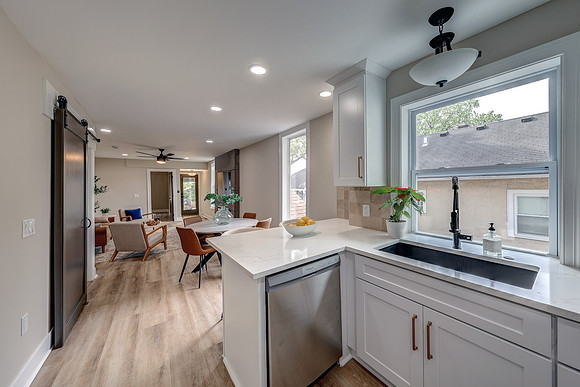 4812 Mercier St 025