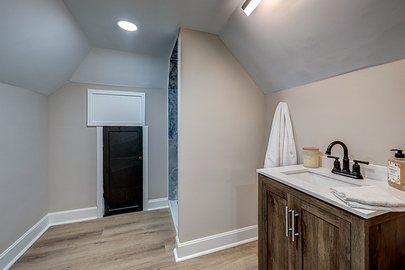 4812 Mercier St 024