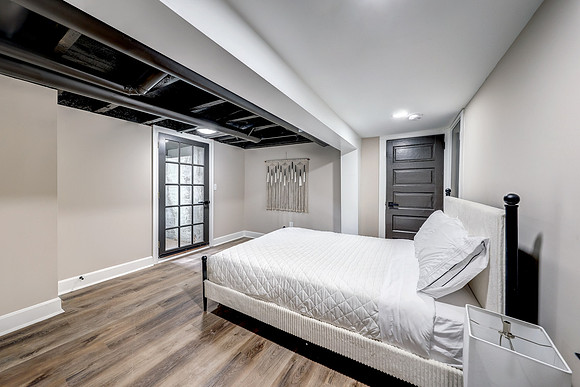4812 Mercier St 015