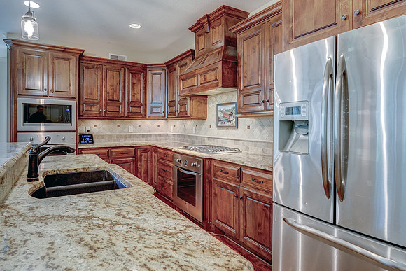 16105 Barton St 010