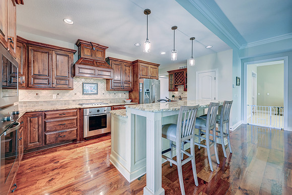 16105 Barton St 011