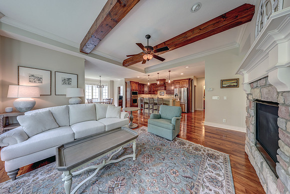 16105 Barton St 012