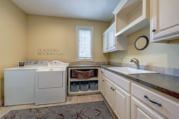 16105 Barton St 018