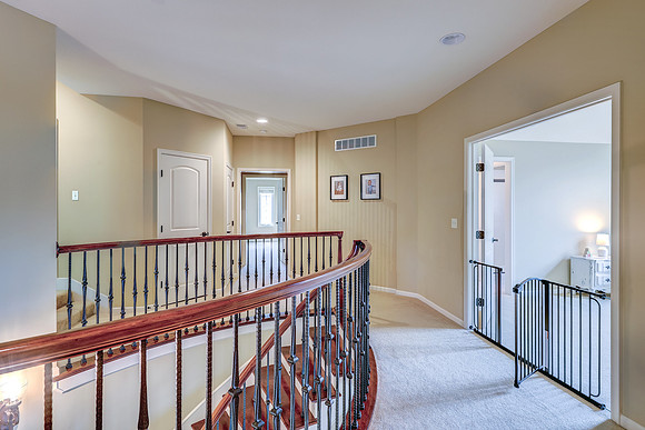 16105 Barton St 021