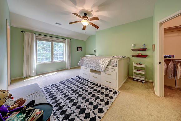 16105 Barton St 024