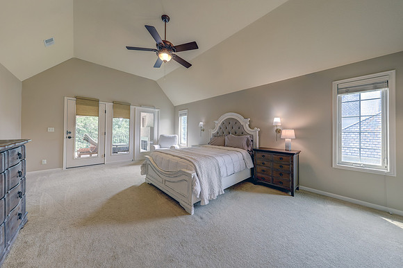 16105 Barton St 028