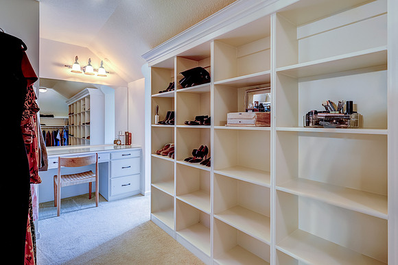 16105 Barton St 034