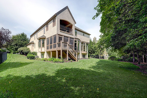 16105 Barton St 042