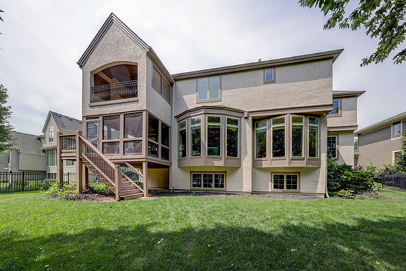 16105 Barton St 043