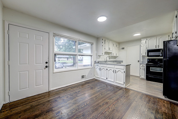 7506 E 111th Terr 003