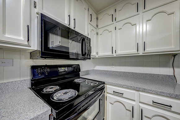 7506 E 111th Terr 008