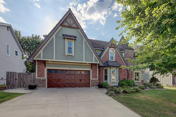 12317 Walmer St 001