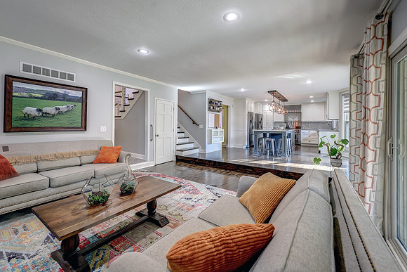 12317 Walmer St 021