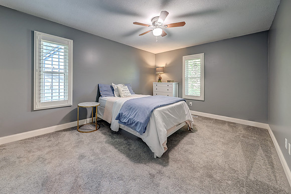 12317 Walmer St 027