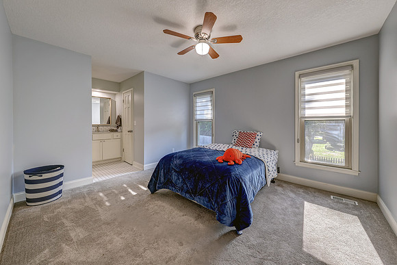 12317 Walmer St 031