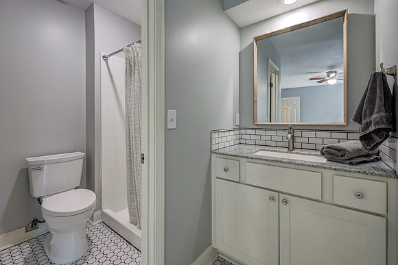 12317 Walmer St 032