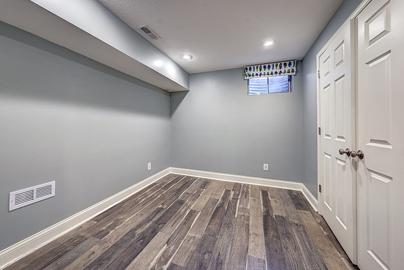 12317 Walmer St 047