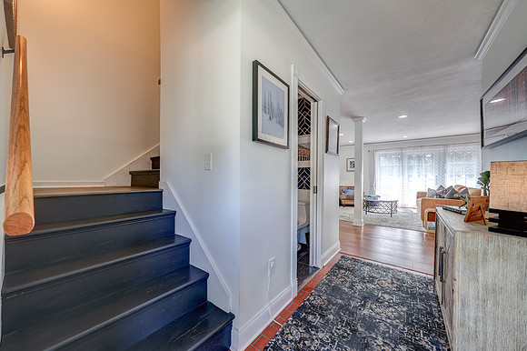 7615 Johnson Dr 004