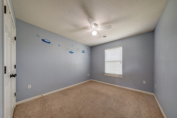 866 N Maple St 014