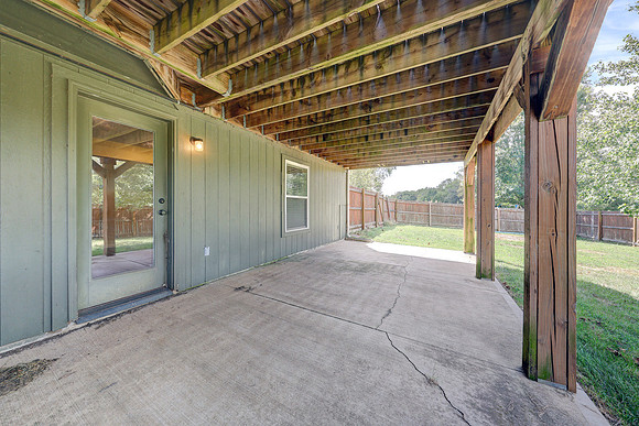 866 N Maple St 032