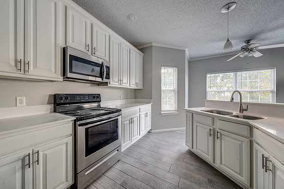 15928 W 91st Ter 018