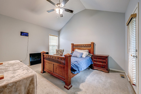 1516 NW Primrose 019