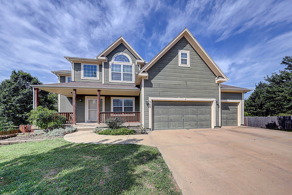 866 N Maple St 040