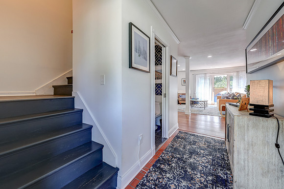 7615 Johnson Dr 003