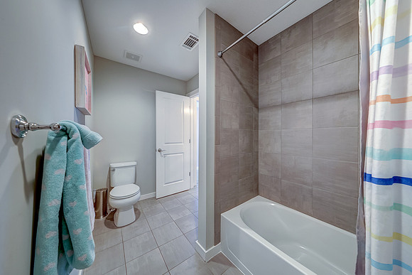 9206 W 177th Ter 047