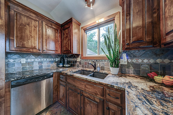4980 Quivera Rd 009