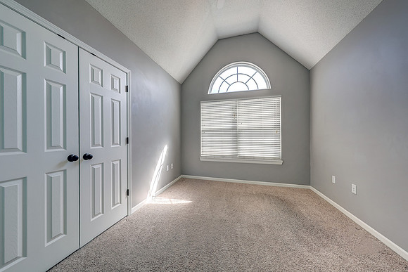 866 N Maple St 018