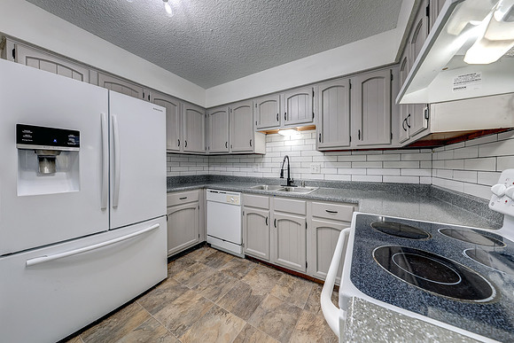 407 SE Moreland School Rd 019