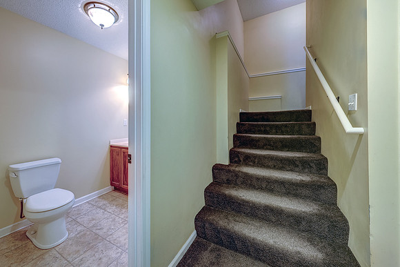 866 N Maple St 027