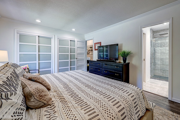 7615 Johnson Dr 022