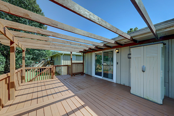 407 SE Moreland School Rd 004