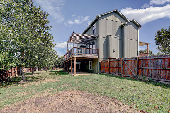 866 N Maple St 033