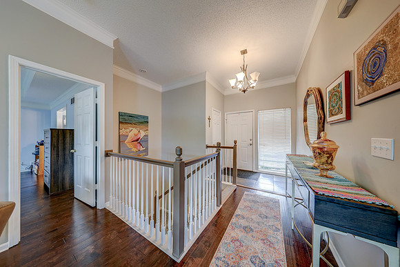 1616 N Hunter Dr 002