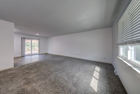 407 SE Moreland School Rd 020