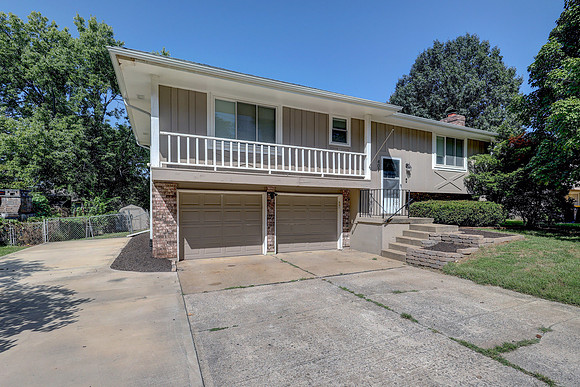 407 SE Moreland School Rd 002