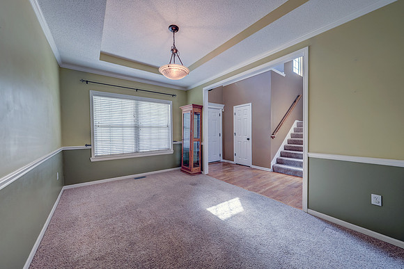 866 N Maple St 003