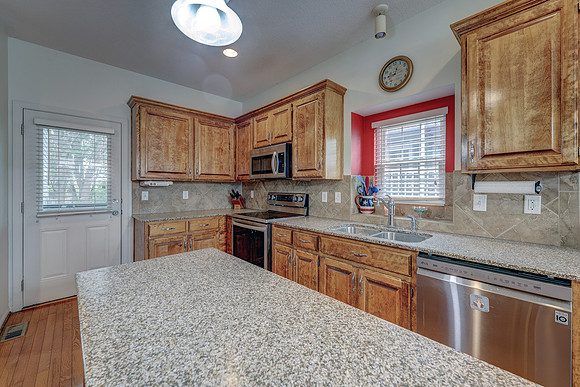 1516 NW Primrose 005
